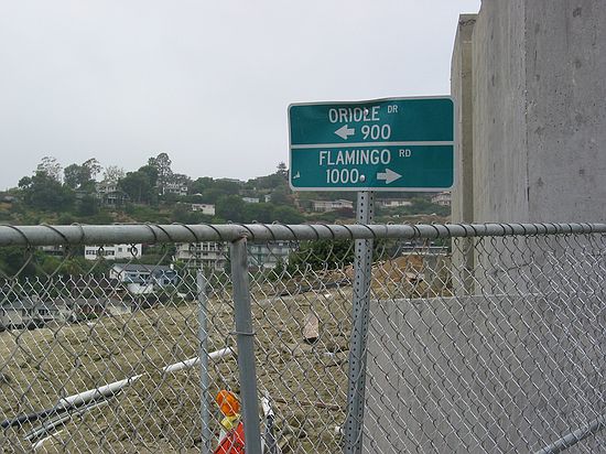 Chain-link fence installed at intersection Oriole Drive & Flamingo Road: Bluebird Canyon landslide, Laguna Beach, California