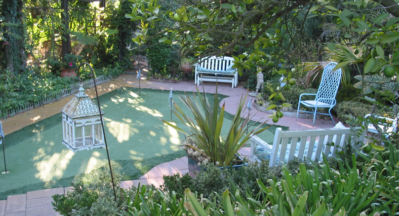 Putting green in garden at Rad Enchanted Getaway - San Diego county, California