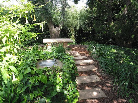 Water fountain & meditation bench - Meditation gardens: Yogananda Self-Realization Fellowship, Encinitas, California