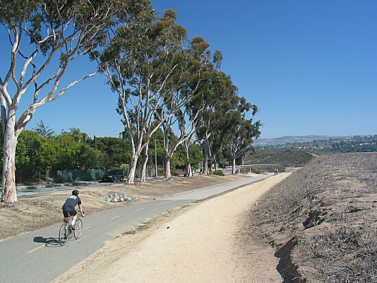 Newport Back Bay Loop bike path: Newport Beach, California